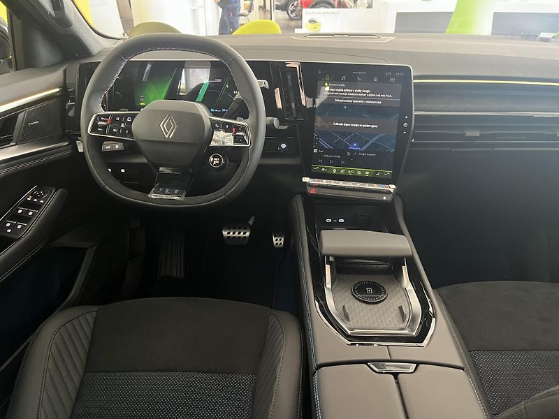 Renault Rafale (2026) Esprit Alpine hyper hybrid 4x4 - fotka 7 z 8