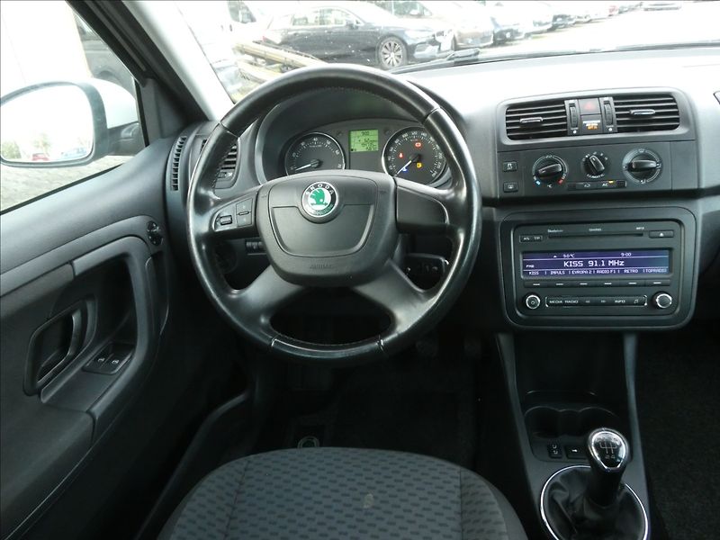 Škoda Fabia 1,2 TSi, 2 x kola, po servise - fotka 20 z 45
