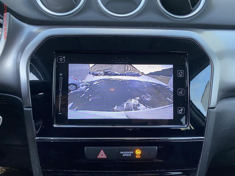 Suzuki Vitara (2019) 1.0 BoosterJet, Comfort - fotka 17 z 18