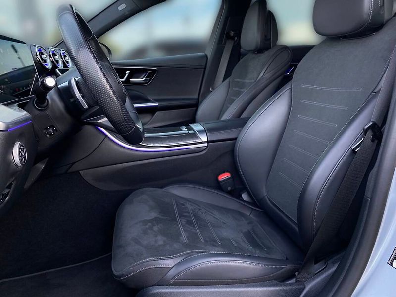 Mercedes-Benz Třídy C (2023) C 300 e kombi AMG - fotka 10 z 27