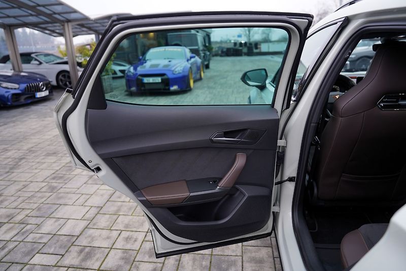 Cupra Formentor VZ5 2.5 TSI DSG 4Drive,Taiga G - fotka 23 z 50