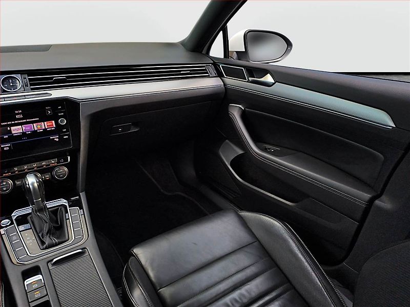 Volkswagen Passat (2018) R-Line 2.0 TDI, Automat, Kůže - fotka 8 z 20