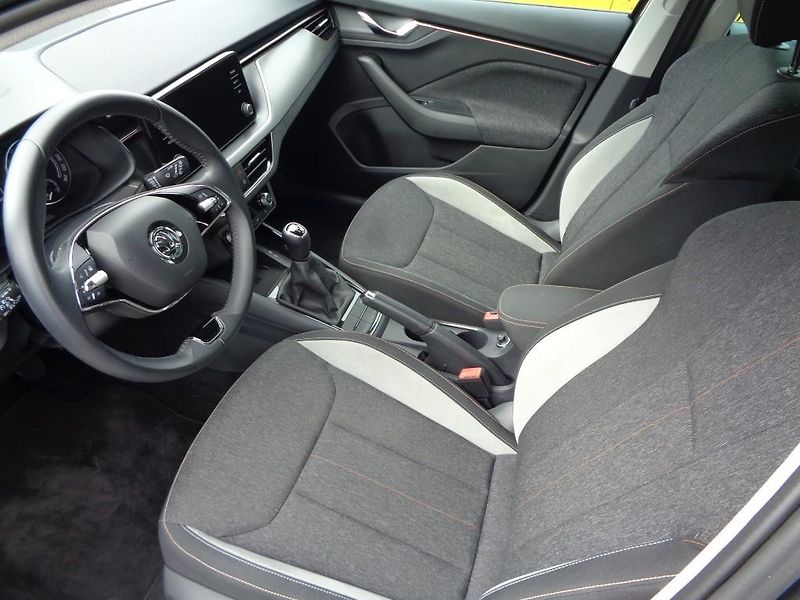 Škoda Kamiq 1.0 TSI STYLE 81 kW - fotka 10 z 29
