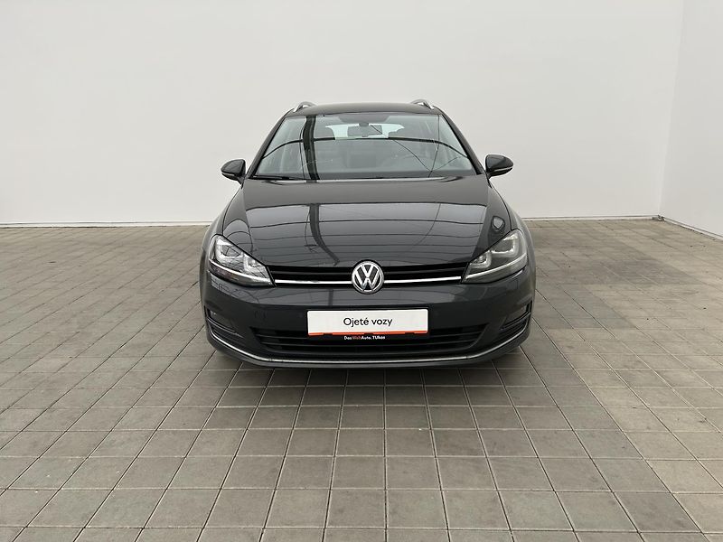 Volkswagen Golf 1.6 TDI Highline - fotka 4 z 21