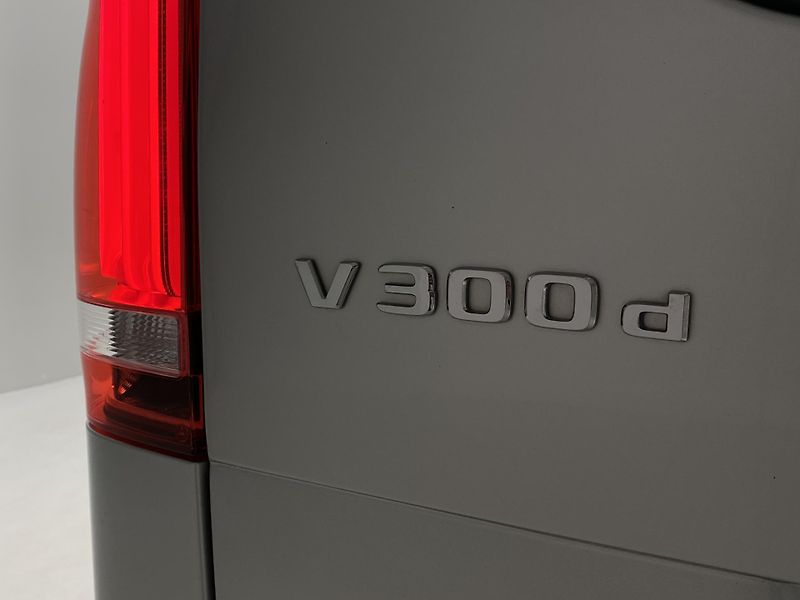 Mercedes-Benz Třídy V V300d 4MATIC AMG REZERVACE - fotka 42 z 58