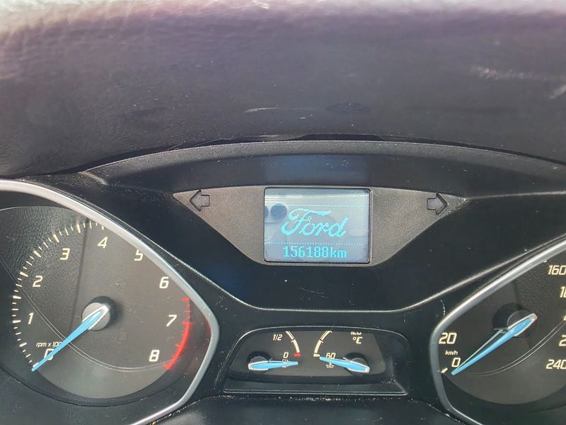 Ford Focus (2012) 1.6 16V Serviska,Tažné - fotka 10 z 20