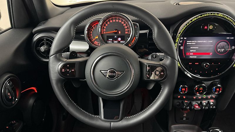 Mini Cooper S 2.0 AUT - fotka 9 z 23