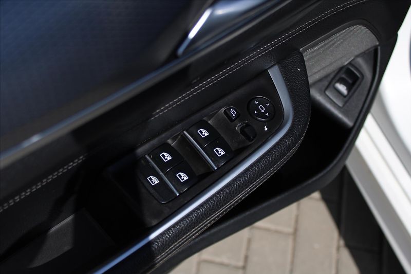 BMW Řada 6 640i xDrive GT 250kW M PAKET - fotka 32 z 36