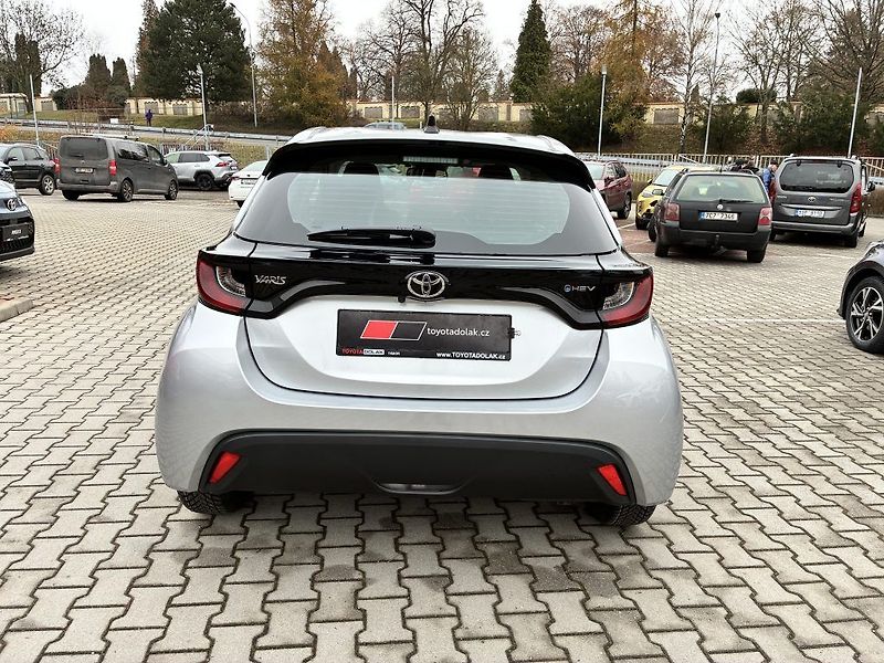 Toyota Yaris 1.5 Hybrid 116 Comfort - fotka 4 z 24