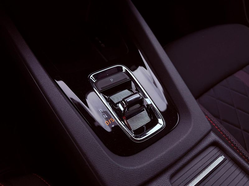 Škoda Octavia 2.0 TDi RS DSG Challenge Plus - fotka 28 z 33