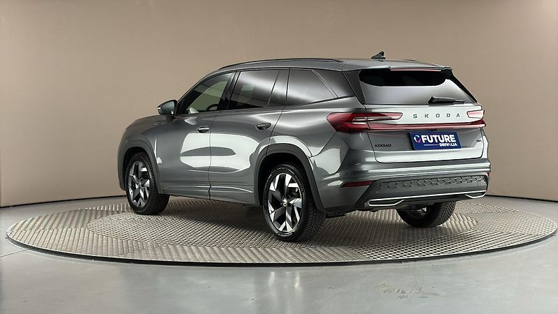 Škoda Kodiaq 2.0 TDI DSG 4x4 Sportline - fotka 2 z 33