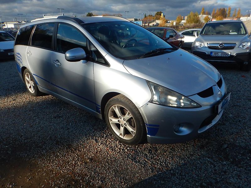 Mitsubishi Grandis 2.0 DI-D, KLIMA, 7 MÍST - fotka 4 z 26