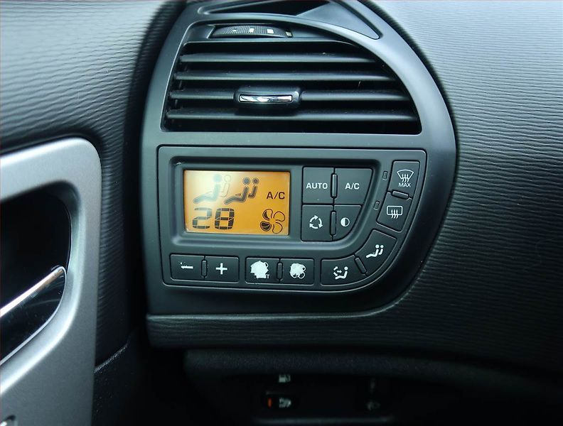 Citroën C4 Picasso (2011) 1.6 HDi, nová STK, rezervace - fotka 15 z 15
