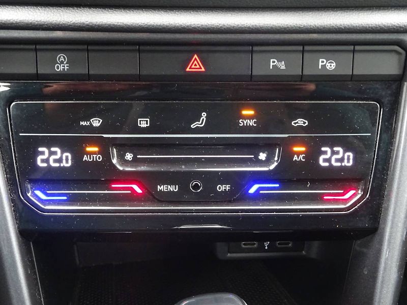 Volkswagen T-Roc (2022) 1,5 TSi/ 110kW DSG Style - fotka 6 z 27