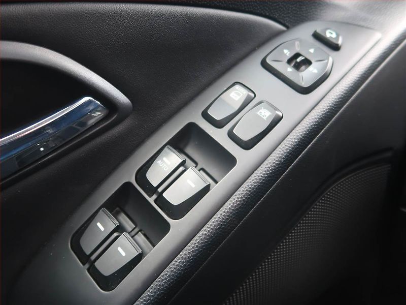Hyundai ix35 (2012) 2.0 CRDi, 4X4, Tempomat - fotka 17 z 17