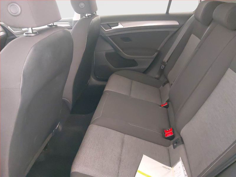 Volkswagen Golf (2013) 1.2 TSI, Serv.kniha - fotka 10 z 19