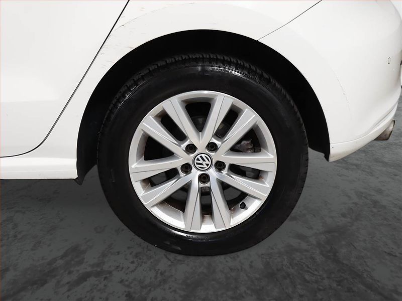 Volkswagen Polo (2013) Highline 1.2 TSI, Serv.kniha - fotka 12 z 15