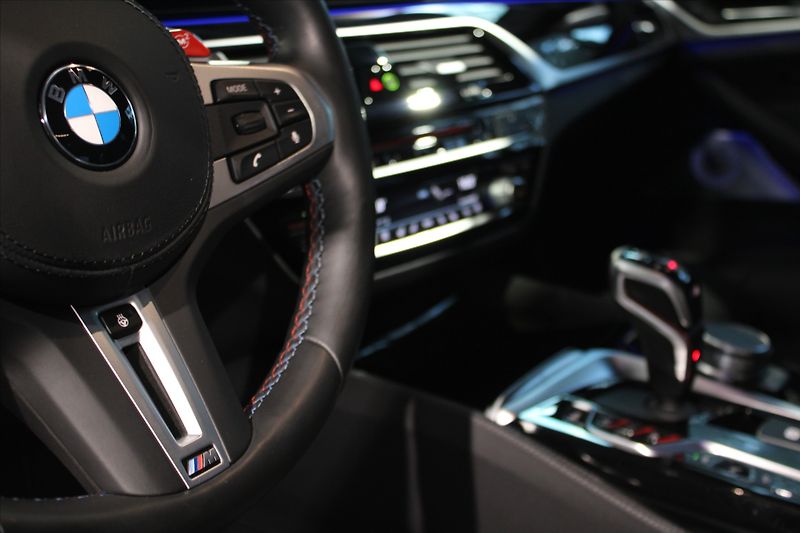 BMW M5 Competition 460kw CZ/adLED/B&W - fotka 13 z 32