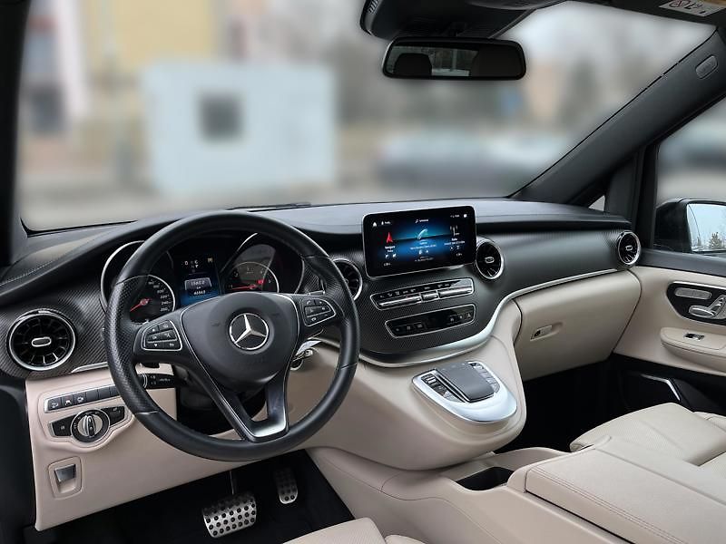 Mercedes-Benz Třídy V 300 d 4MATIC AVANTGARDE AMG - fotka 10 z 28