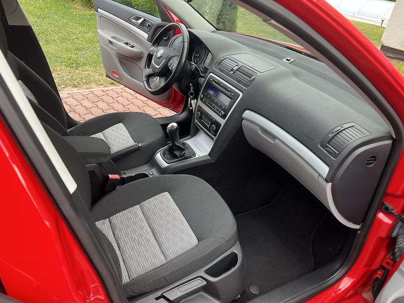Škoda Octavia 1.2TSI 77KW,EDITION,TZ,ALU,ESP - fotka 21 z 47