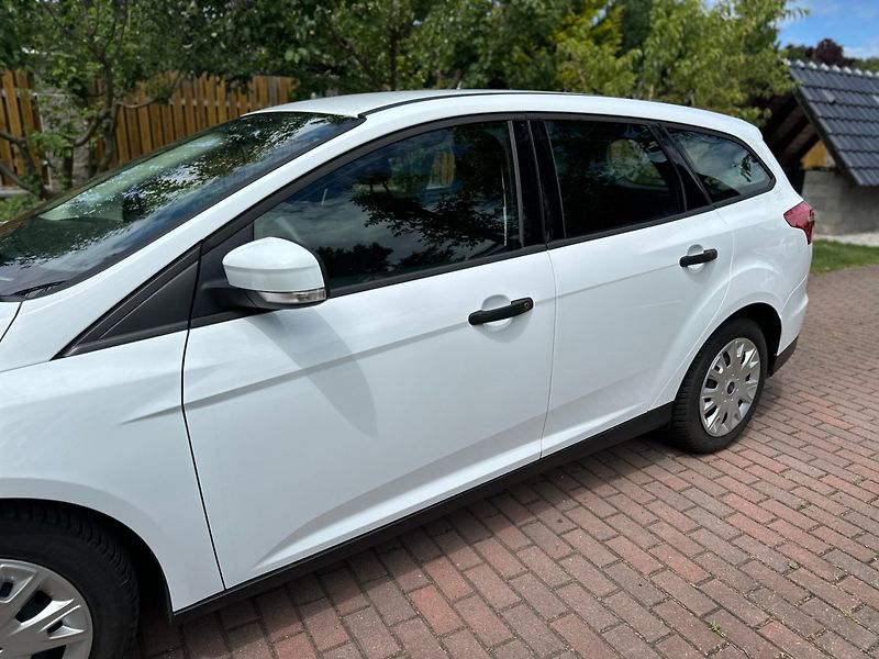 Ford Focus (2015) 1.0 EcoBoost 74kw - fotka 11 z 24
