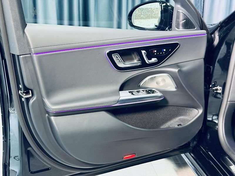 Mercedes-Benz Třídy E (2024) AMG*4M*AIR*ZÁR*NEZ.TOP*NAT.NAP - fotka 11 z 43