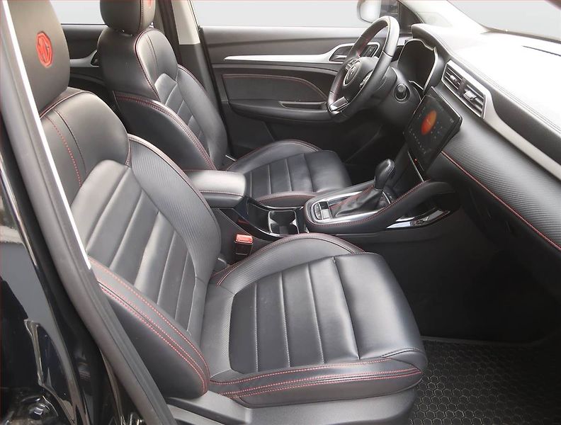 MG ZS (2023) Exclusive 1.0 Turbo, Automat - fotka 9 z 19