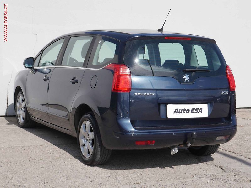 Peugeot 5008 (2012) 1.6 HDi, autoAC, temp - fotka 4 z 18