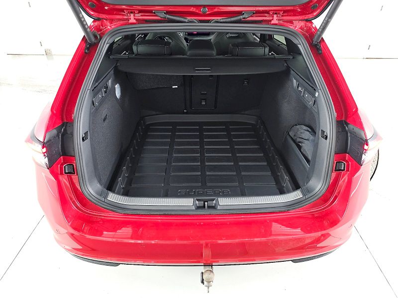 Škoda Superb (2025) 2.0TSi 195kW 4X4 SPORTLINE PAN - fotka 35 z 35