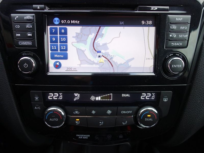 Nissan Qashqai (2017) 1.5dCi 81kW 6MAN -VÝBAVA! - fotka 15 z 42