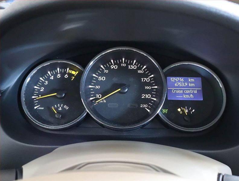 Renault Fluence (2010) 1.6 16V, Tažné, v dobrém stavu - fotka 11 z 18