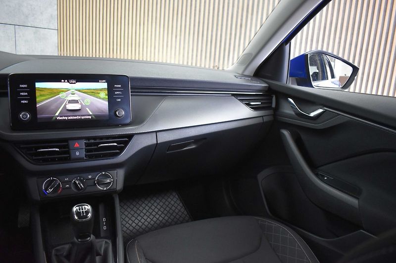 Škoda Scala 1.0 TSI 70kW MIRROR-LINK*ACC* - fotka 9 z 34