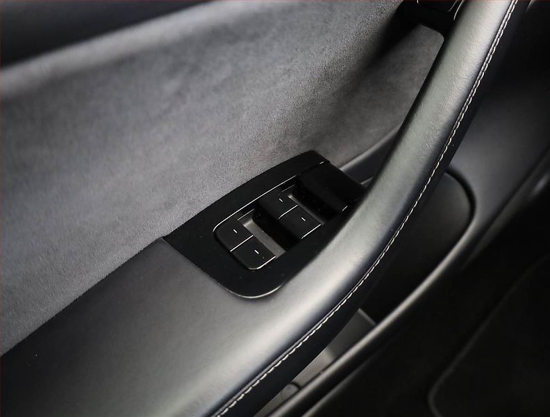 Tesla Model 3 (2019) Long Range 4WD 78kWh, SoH 85% - fotka 14 z 21