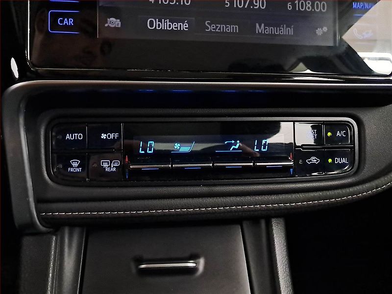 Toyota Corolla (2018) 1.6 Valvematic, Tempomat - fotka 15 z 20