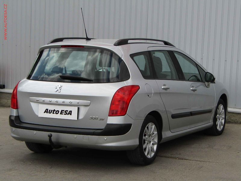 Peugeot 308 (2011) 1.6 i, ČR, AC, temp, tažné - fotka 4 z 16