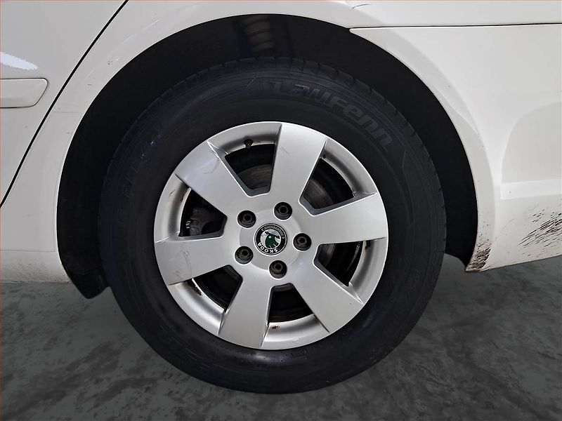 Škoda Octavia (2013) Elegance 1.6 TDI, Automat - fotka 15 z 17
