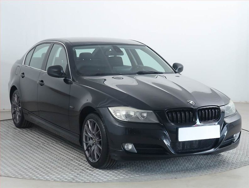 BMW Řada 3 (2010) 320 d, nová STK, jezdí výborně - fotka 1 z 19
