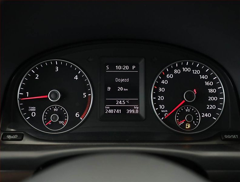 Volkswagen Touran (2013) 1.6 TDI, Automat, Serv.kniha - fotka 8 z 19