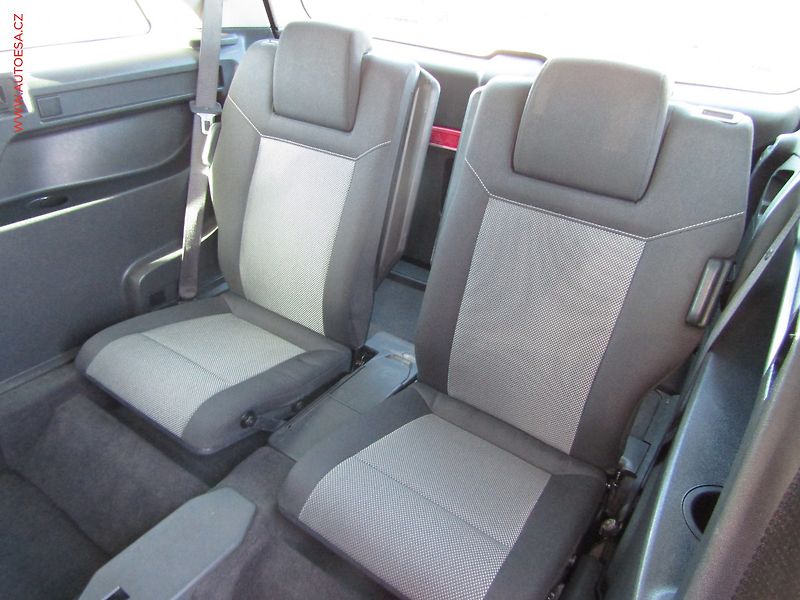 Opel Zafira (2011) 1.8 i, AC, temp - fotka 11 z 17