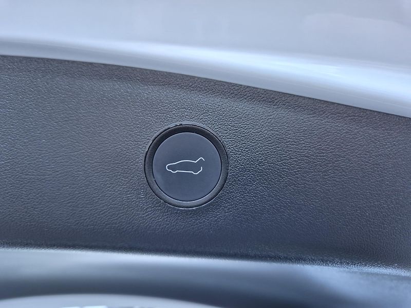 Tesla Model 3 STANDART RANGE 239w SOH 96,5% - fotka 45 z 48