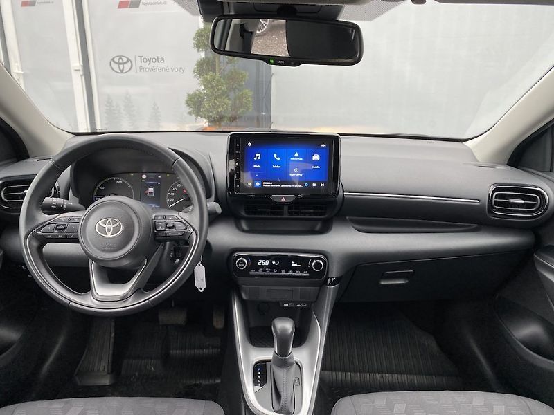 Toyota Yaris 1.5HEV, ČR-1m, Comfort, DPH - fotka 13 z 31