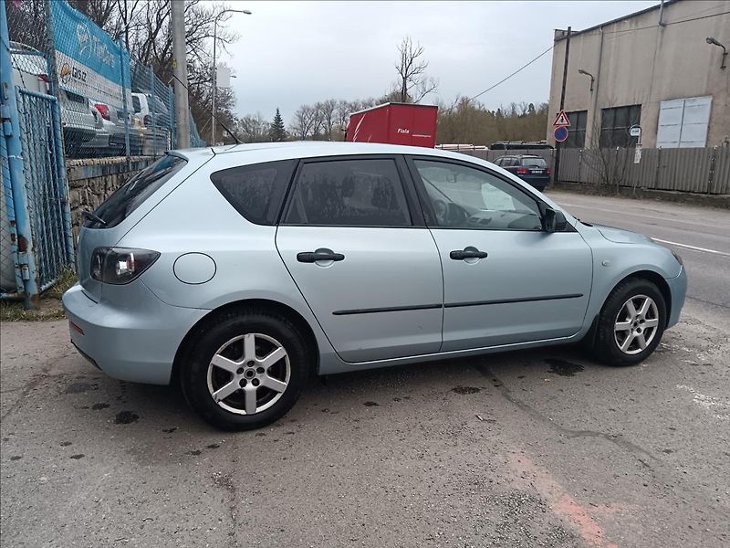 Mazda 3 1,4 i Sport CE - fotka 12 z 20