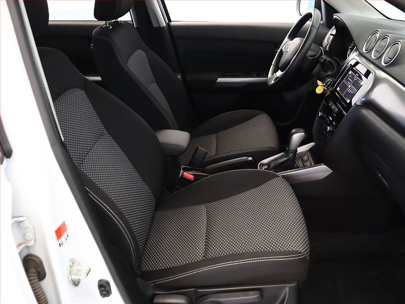 Suzuki Vitara (2019) 1.4 BoosterJet, Automat - fotka 7 z 17