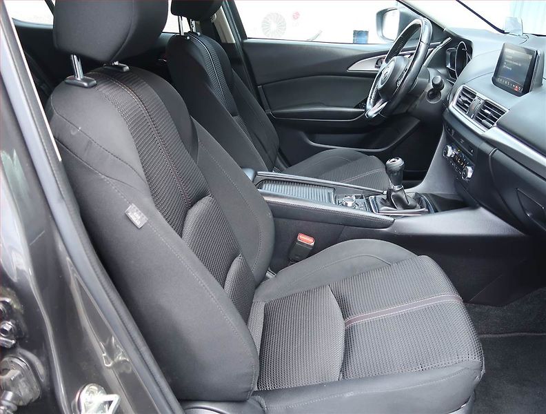 Mazda 3 (2018) 2.0 Skyactiv-G, Serv.kniha - fotka 9 z 15
