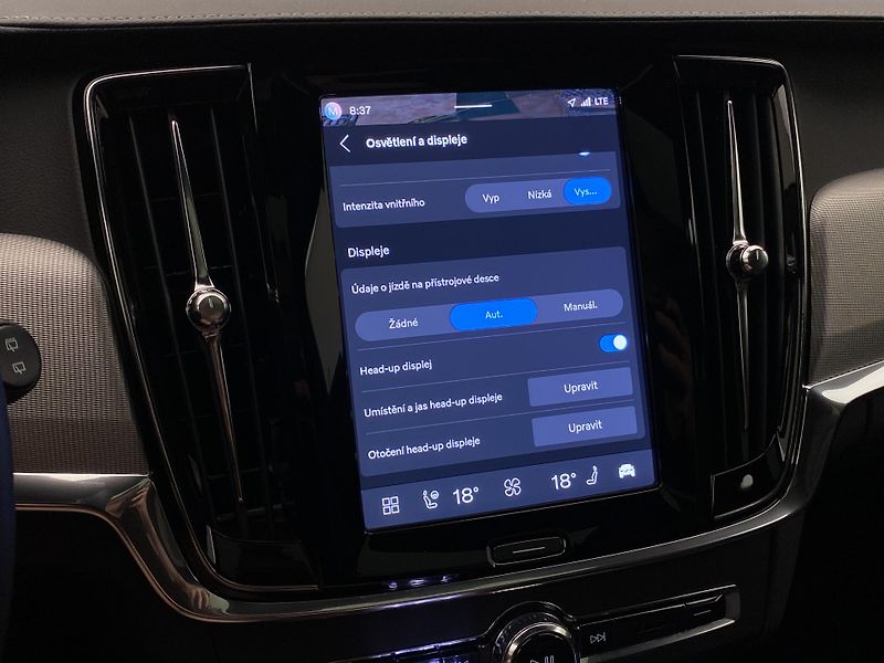 Volvo V90 T8 AWD RECHARGE DARK ULTRA - fotka 57 z 65