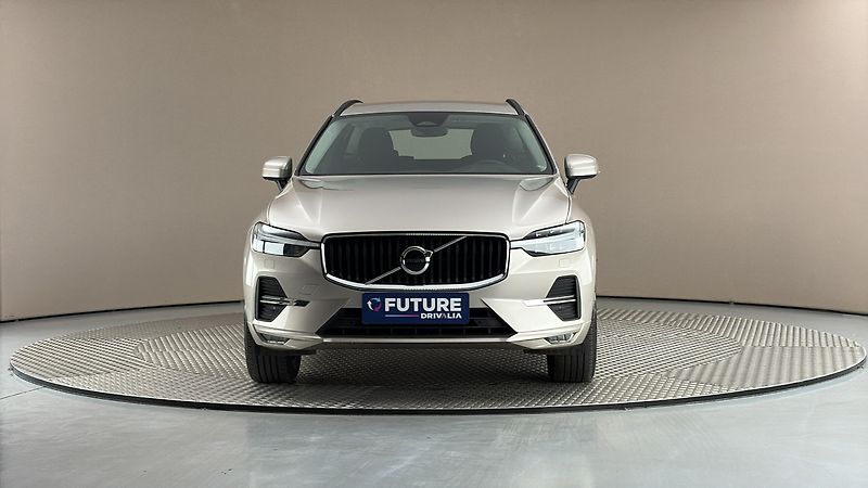 Volvo XC60 2.0 B4 AUT AWD Core - fotka 3 z 28
