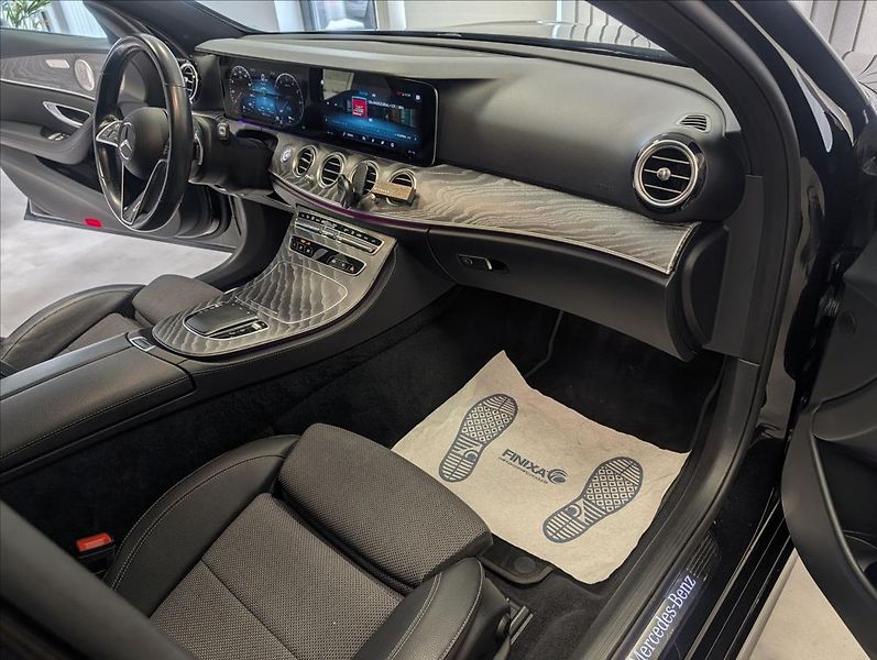 Mercedes-Benz Třídy E E300 DE EQ POWER 225 KW AMG - fotka 36 z 41