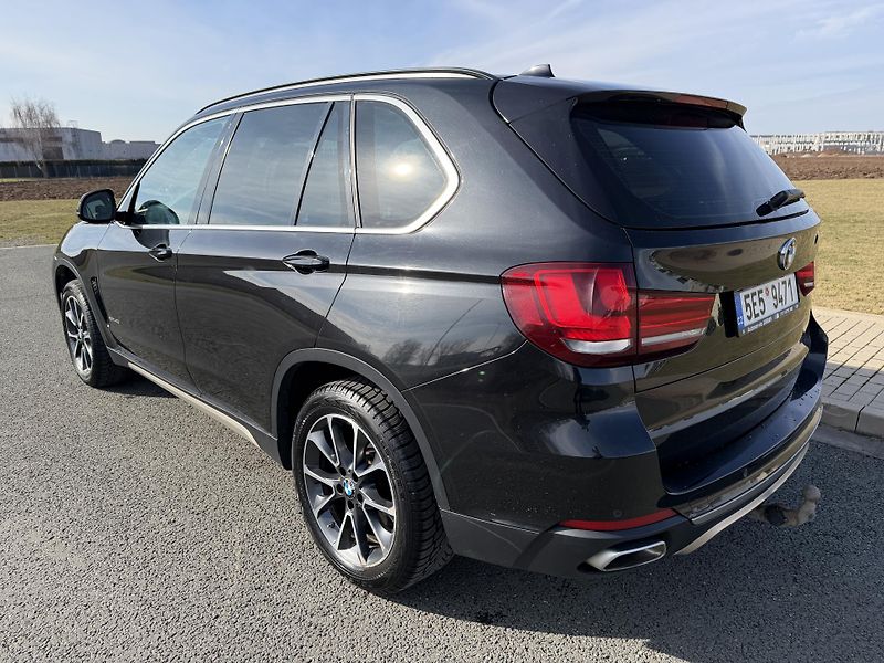 BMW X5 40D LED PANORAMA ROZVODY - fotka 3 z 39