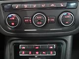 Volkswagen Sharan 2,0 TDI Highline LED panorama - náhled 27