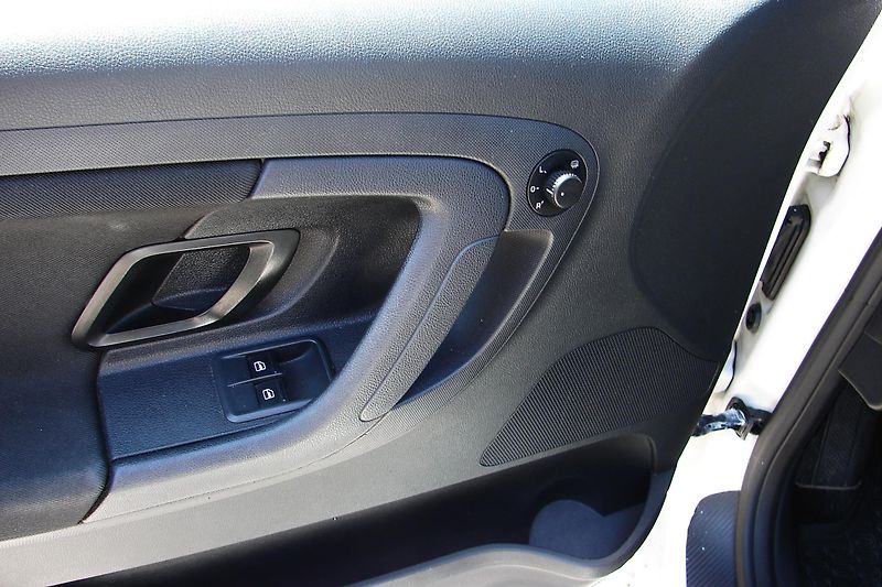 Škoda Fabia 1.6 TDi + KOLA, KLIMA,STK,ČR   - fotka 16 z 35